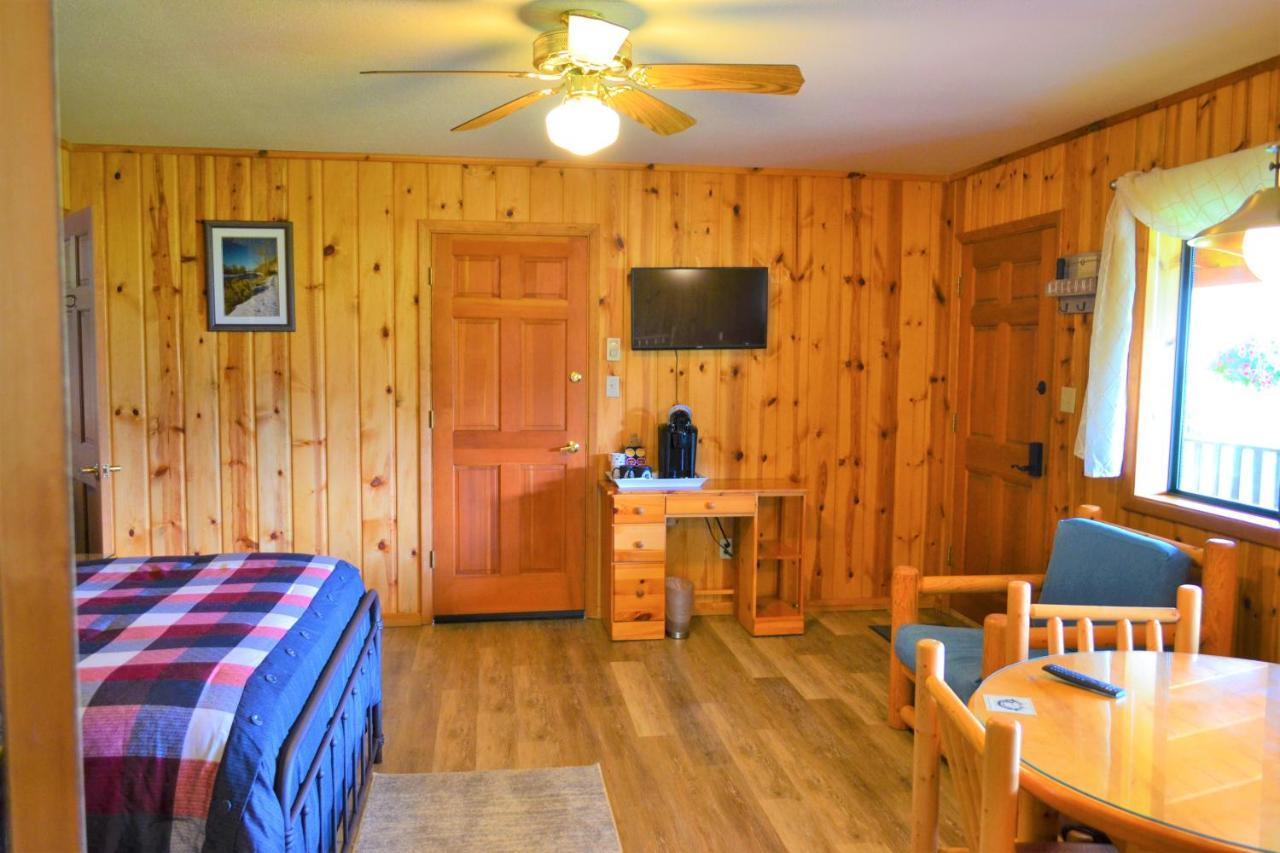 Вилла Twin Peaks Guest Ranch Salmon Экстерьер фото