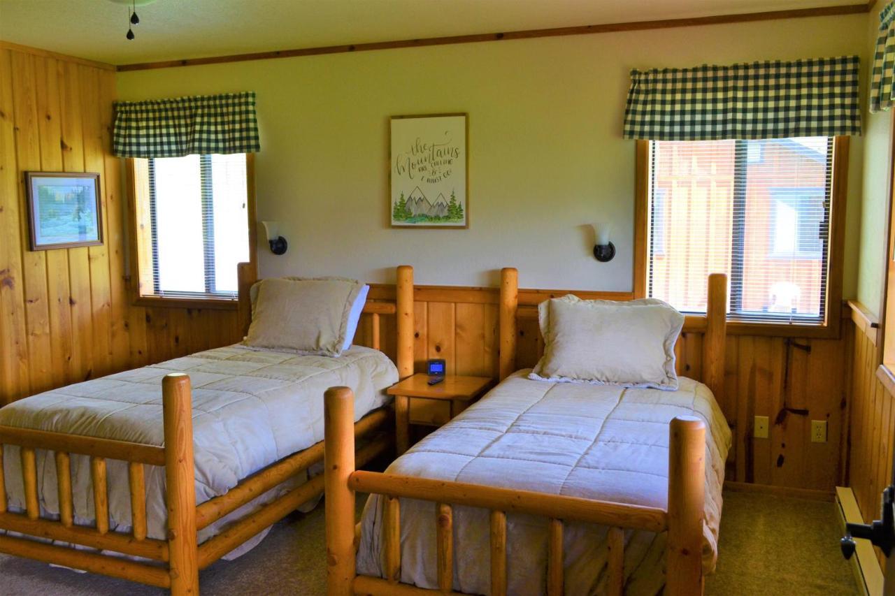 Вилла Twin Peaks Guest Ranch Salmon Экстерьер фото
