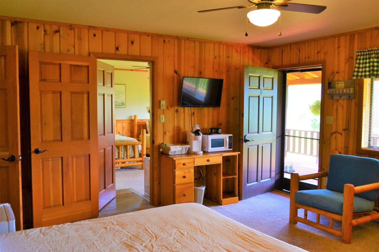 Вилла Twin Peaks Guest Ranch Salmon Экстерьер фото