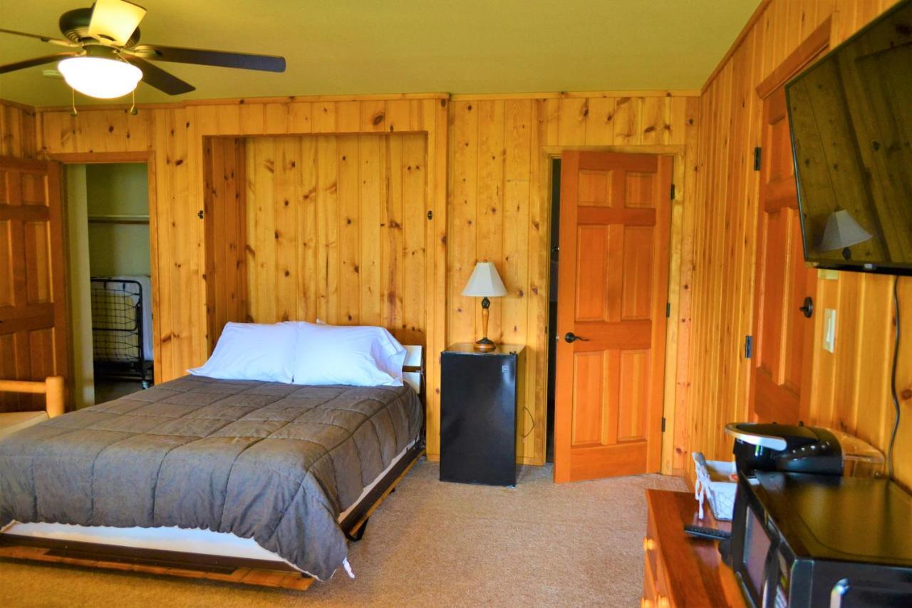 Вилла Twin Peaks Guest Ranch Salmon Экстерьер фото