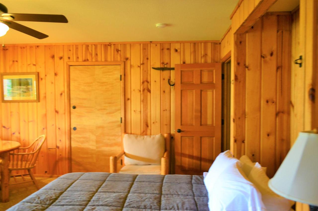 Вилла Twin Peaks Guest Ranch Salmon Экстерьер фото